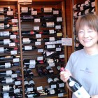 美味しいワイン
あります
最近品質の向上が目覚しい信州の原産地呼称ワインをはじめ、お手ごろで美味しい輸入ワインを取り揃えています。ヴィンテージ物も掘り出し物もあります。一度足を運んでください。