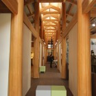 光の回廊南信州根羽村の根羽杉を使用しています。西洋の教会をイメージした鎮魂と祈りの空間です。
